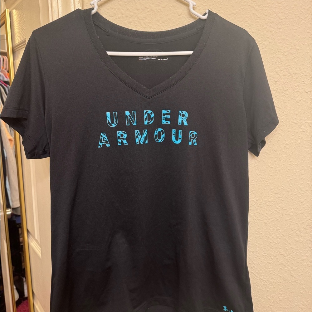 Large black Under Armor shirt